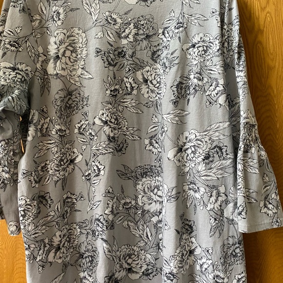 J. Jill Floral Tunic. Size XL. Black, white and grey. - Picture 2 of 6